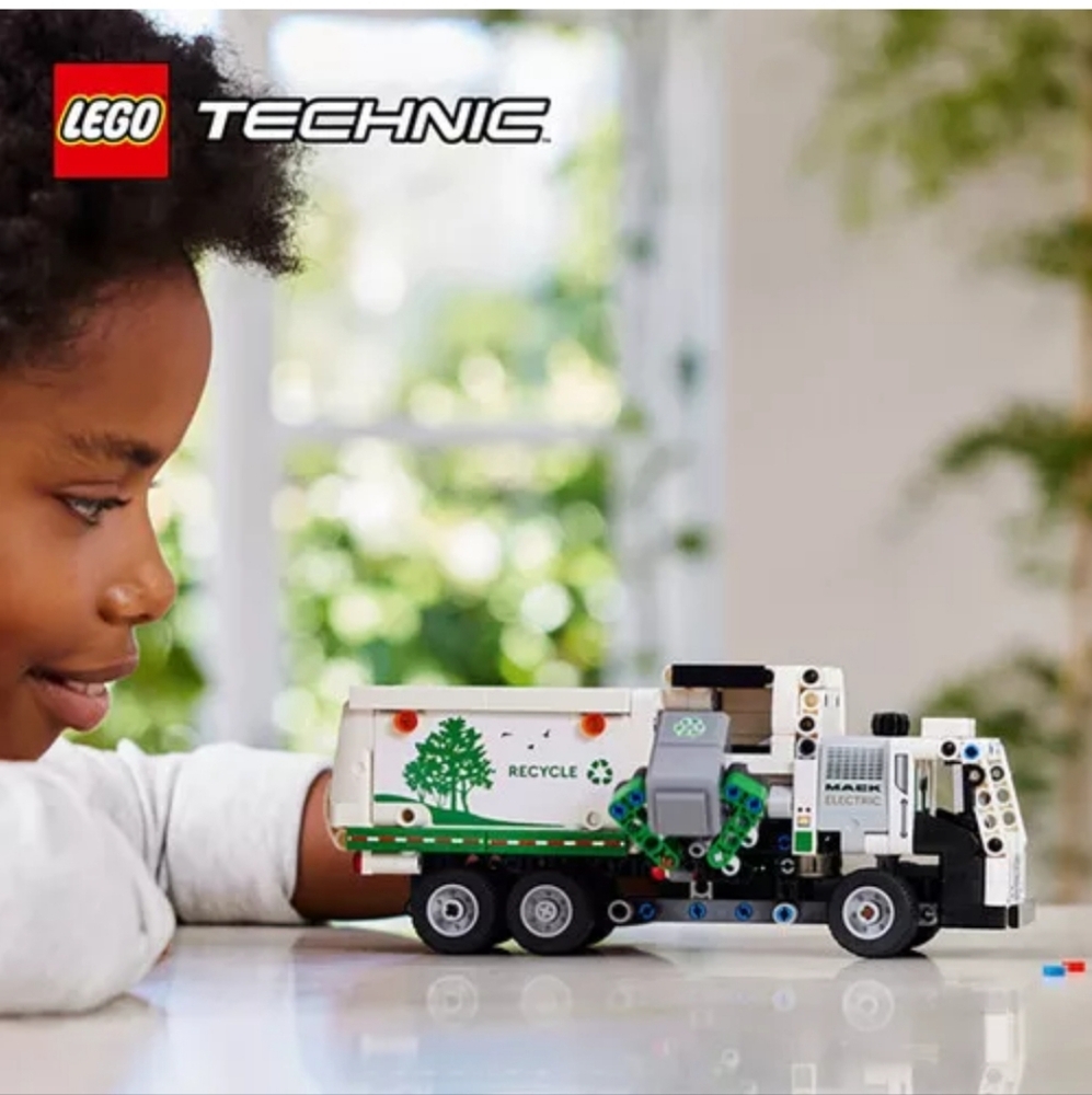 LEGO Technic Mack LR Electric Garbage Truck 42167 New Open Box Toy Brick Trucks - Picture 2 of 7
